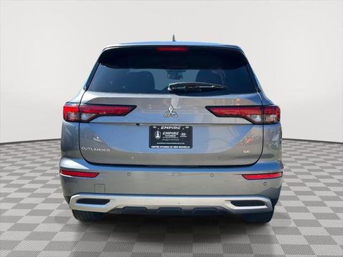 Used 2023 Mitsubishi Outlander SE image 4
