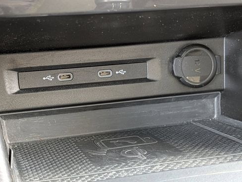 Certified 2022 Volkswagen Tiguan SEL R-Line image 25