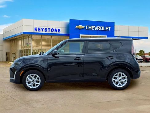 Used 2025 Kia Soul LX w/ LX Technology Package FWD image 4
