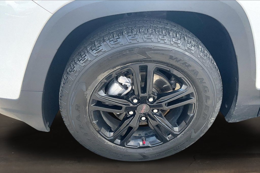 Used 2022 GMC Terrain AT4 w/ Infotainment Package II AWD/4WD image 34