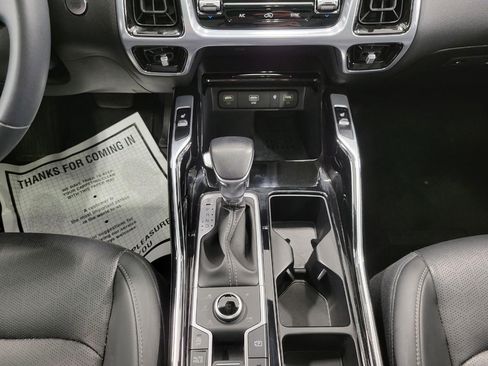 Used 2023 Kia Sorento SX AWD/4WD image 17