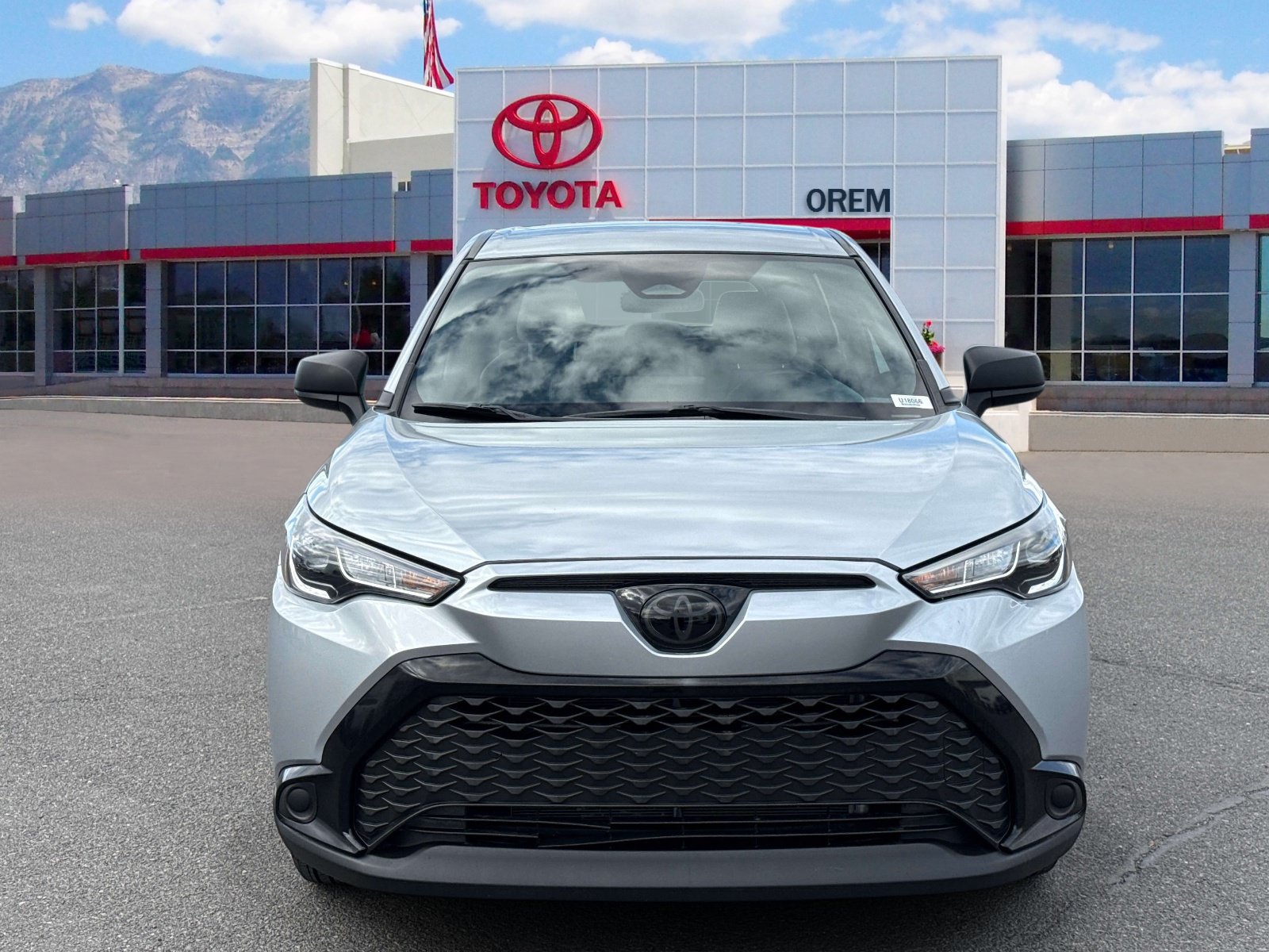 Used 2025 Toyota Corolla Cross AWD Hybrid image 2