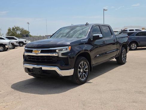 Used 2024 Chevrolet Silverado 1500 LT w/ Leather Package RWD image 4