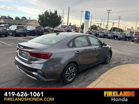 Used 2023 Kia Forte LXS w/ LXS Technology Package FWD image 5
