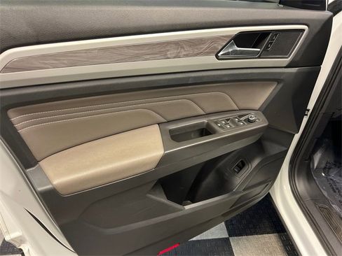 Certified 2023 Volkswagen Atlas Cross Sport SE image 8