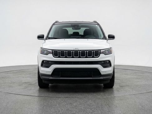 Used 2025 Jeep Compass Limited image 2