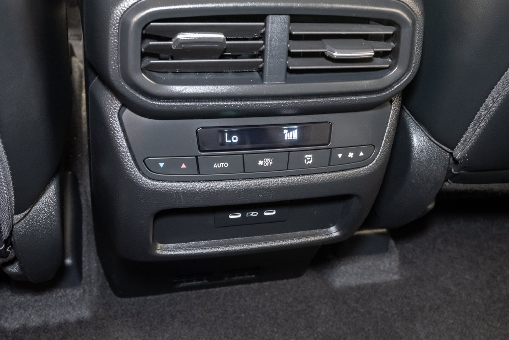 Used 2025 Honda Pilot Touring image 32