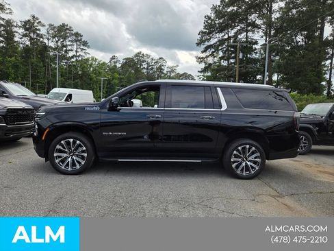 Used 2026 Chevrolet Suburban High Country w/ Sun And Tow Package AWD/4WD image 4