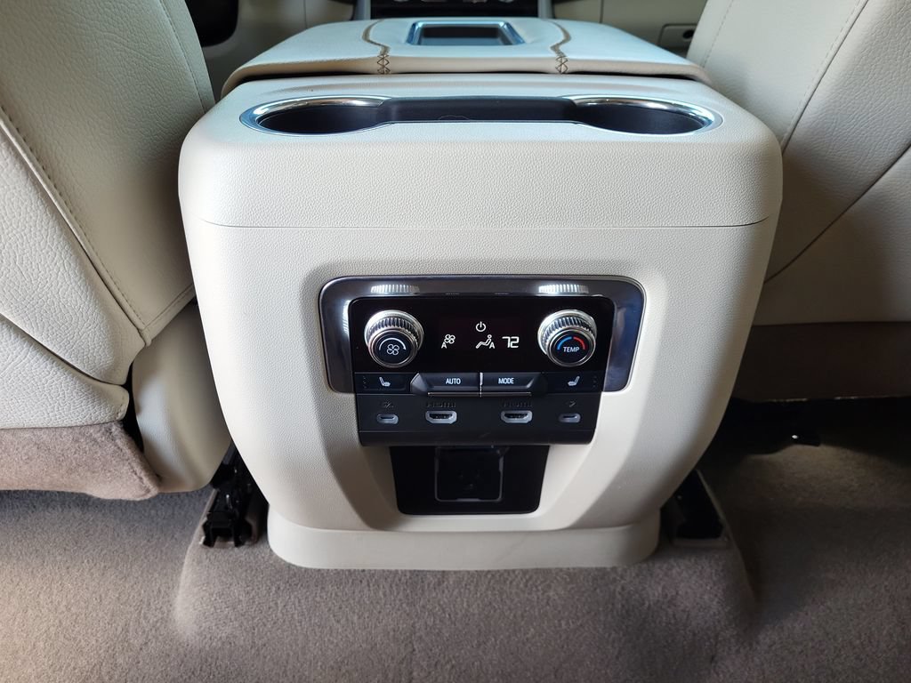 Used 2023 GMC Yukon Denali w/ Advanced Technology Package AWD/4WD image 16