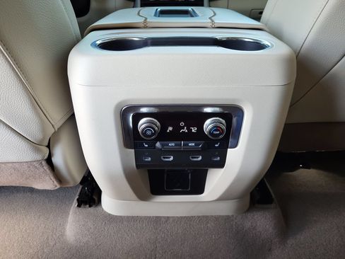 Used 2023 GMC Yukon Denali w/ Advanced Technology Package AWD/4WD image 16