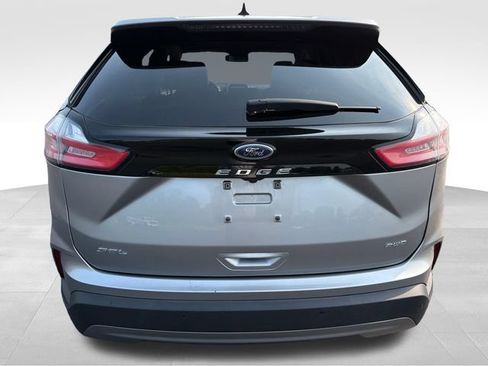 Used 2024 Ford Edge SEL AWD/4WD image 4