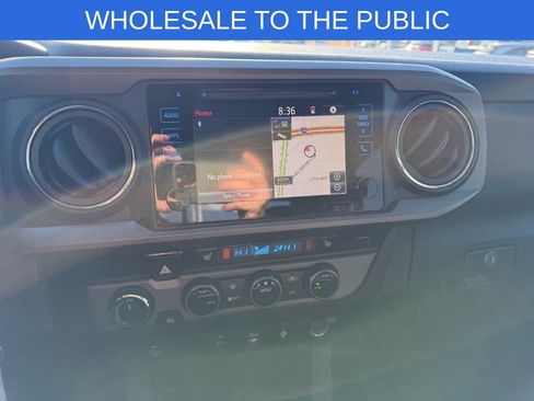 Used 2016 Toyota Tacoma TRD Off-Road w/ Premium & Technology Package image 17