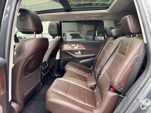 Used 2023 Mercedes-Benz GLS 580 4MATIC image 24