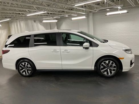 Certified 2026 Honda Odyssey EX-L image 6