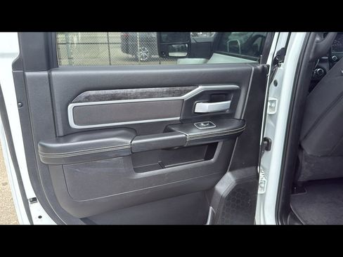 Used 2024 RAM 2500 Big Horn image 24
