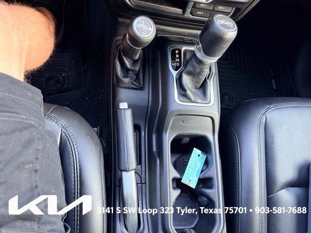 Used 2020 Jeep Wrangler Unlimited Sahara AWD/4WD image 20