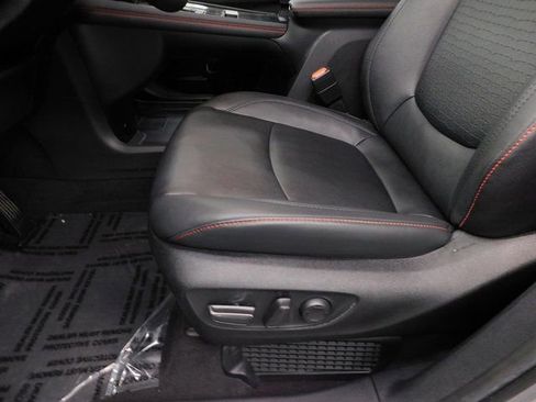 Used 2025 Toyota Sienna XSE image 25