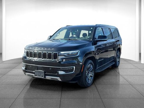 Used 2024 Jeep Wagoneer L Series II w/ Flexible Seating Group AWD/4WD image 3