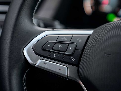 New 2026 Volkswagen Atlas SE image 26