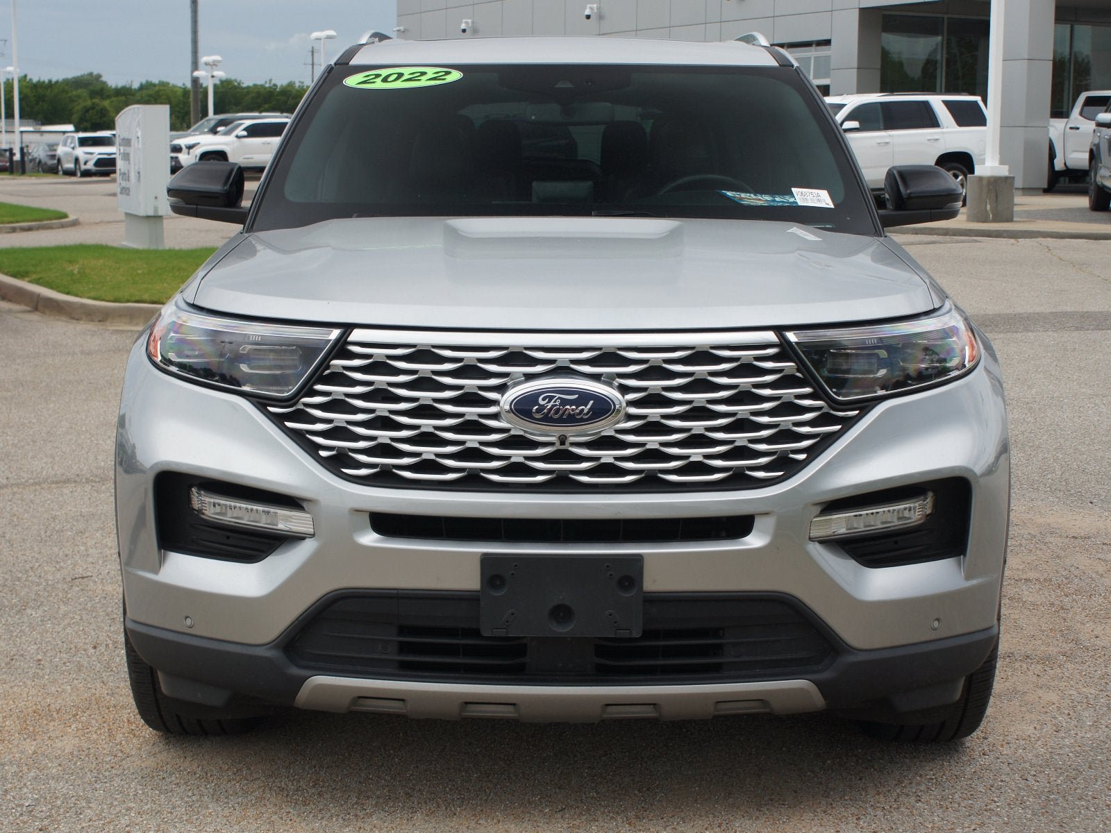 Used 2022 Ford Explorer Platinum w/ Equipment Group 601A AWD/4WD image 27