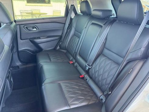 Used 2023 Nissan Rogue Platinum w/ Platinum Premium Package AWD/4WD image 25