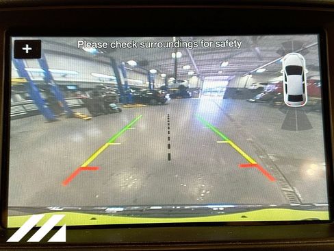 Used 2018 Ford Explorer XLT w/ Equipment Group 202A FWD image 16