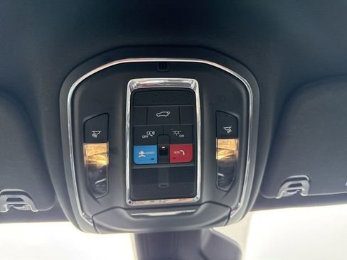 Used 2023 Jeep Wagoneer L Series II image 24