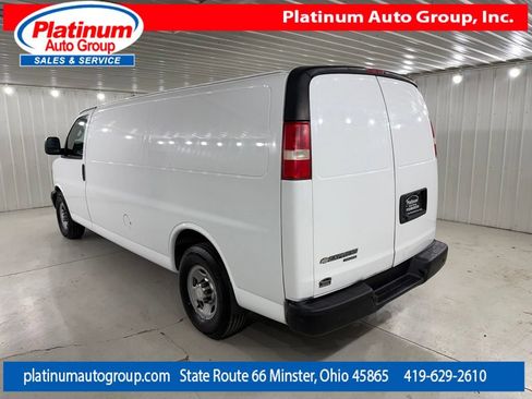Used 2016 Chevrolet Express 3500 Extended RWD image 3