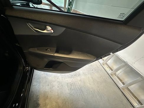 Used 2021 Kia Forte LXS FWD image 32