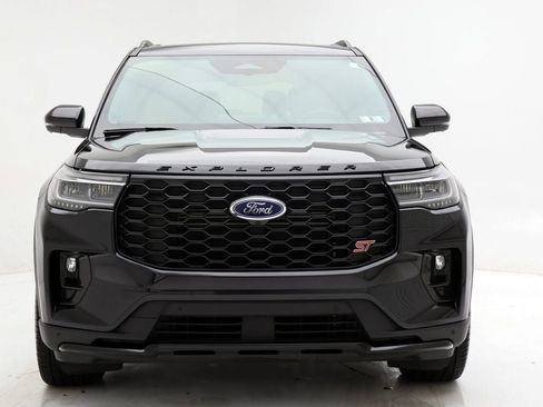 Used 2025 Ford Explorer ST image 5