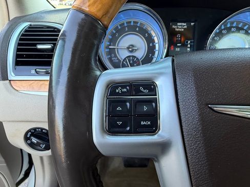 Used 2013 Chrysler 300 C image 30