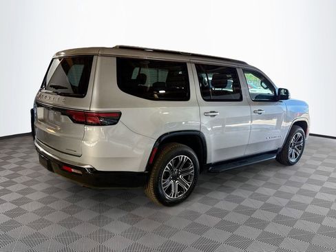 Used 2024 Jeep Wagoneer Series II w/ Flexible Seating Group RWD image 6