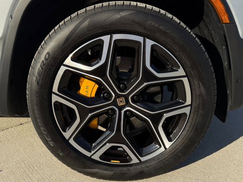 Used 2023 Rivian R1S Adventure image 56