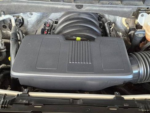 Used 2025 Chevrolet Silverado 1500 LT AWD/4WD image 21