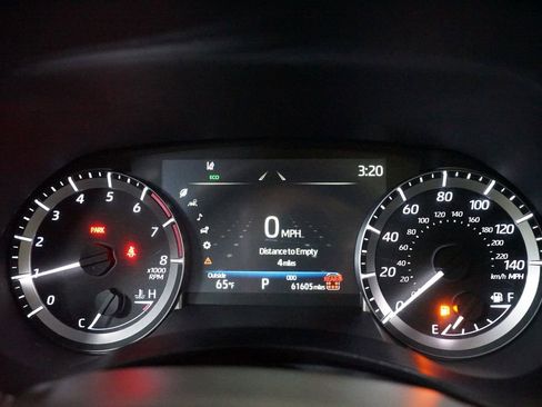 Certified 2024 Toyota Highlander XLE image 15