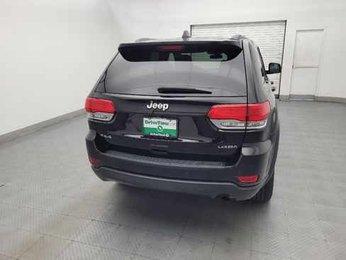 Used 2019 Jeep Grand Cherokee Laredo AWD/4WD image 7