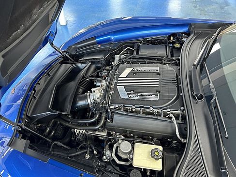 Used 2015 Chevrolet Corvette Z06 w/ 3LZ Preferred Equipment Group image 9