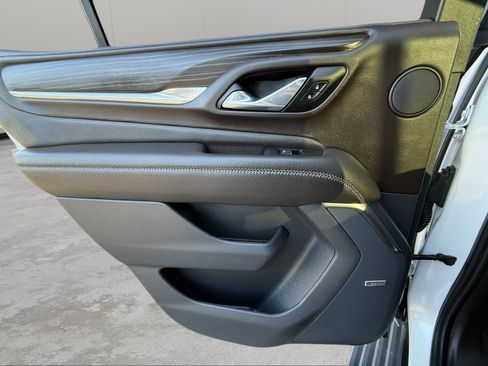 Used 2021 GMC Yukon Denali w/ Denali Ultimate Package image 32