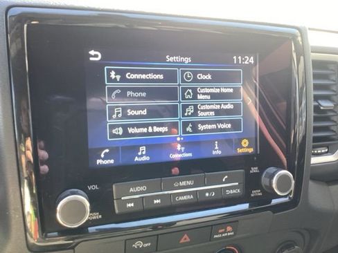 Used 2023 Nissan Frontier SV image 15