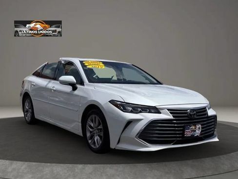 Used 2019 Toyota Avalon XLE w/ Moonroof Package FWD image 1