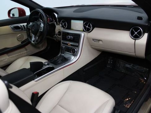 Used 2012 Mercedes-Benz SLK 350 image 21