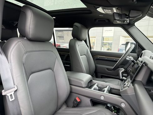New 2026 Land Rover Defender 110 X-Dynamic SE image 15