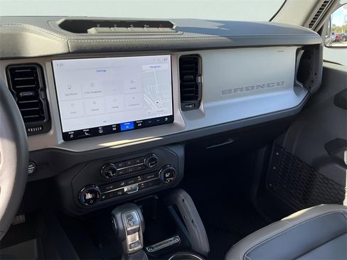 Certified 2025 Ford Bronco Outer Banks w/ Sasquatch Package image 34