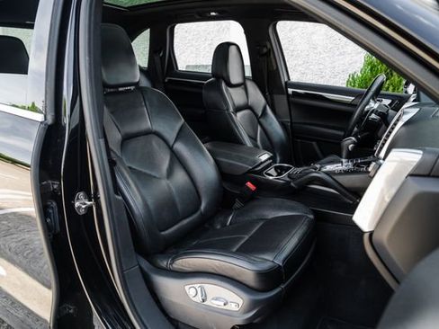 Used 2015 Porsche Cayenne S image 78