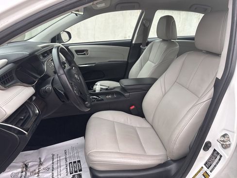 Used 2016 Toyota Avalon XLE image 2