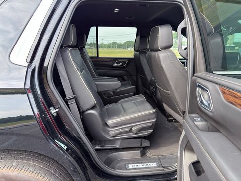 Used 2024 Chevrolet Tahoe Premier AWD/4WD image 32