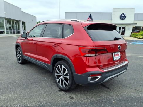 Certified 2023 Volkswagen Taos SE w/ Panoramic Sunroof Package AWD/4WD image 4
