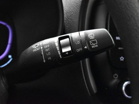 Used 2023 Kia Soul LX w/ LX Technology Package image 13