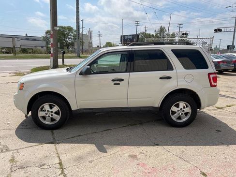 Used 2010 Ford Escape XLT AWD/4WD image 5