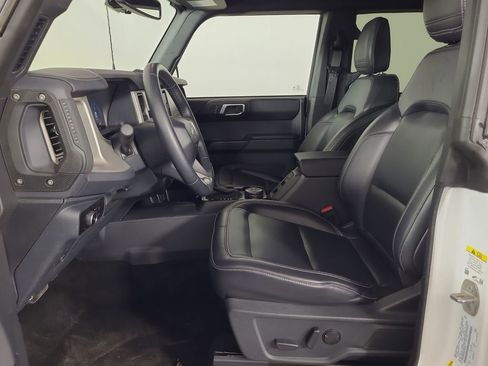 Used 2025 Ford Bronco Outer Banks image 18